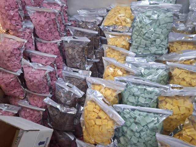 فروش عمده بستنی خشک درجه یک + انواع طعم ها